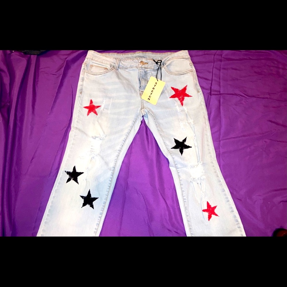 Distressed star ⭐️ jeans